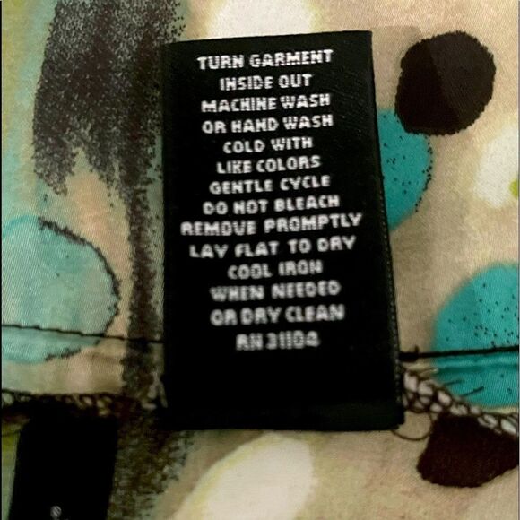 New Directions Silky Flowing Top - Picture 9 of 9